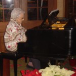 Polly Playing